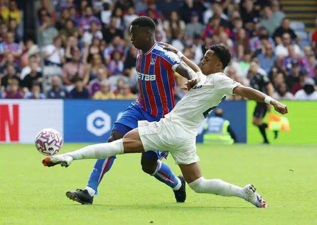 开云官网-包含里尔今晚豪取连胜，志在荷甲名次提升，引发热议，身体对抗强度拉满的词条