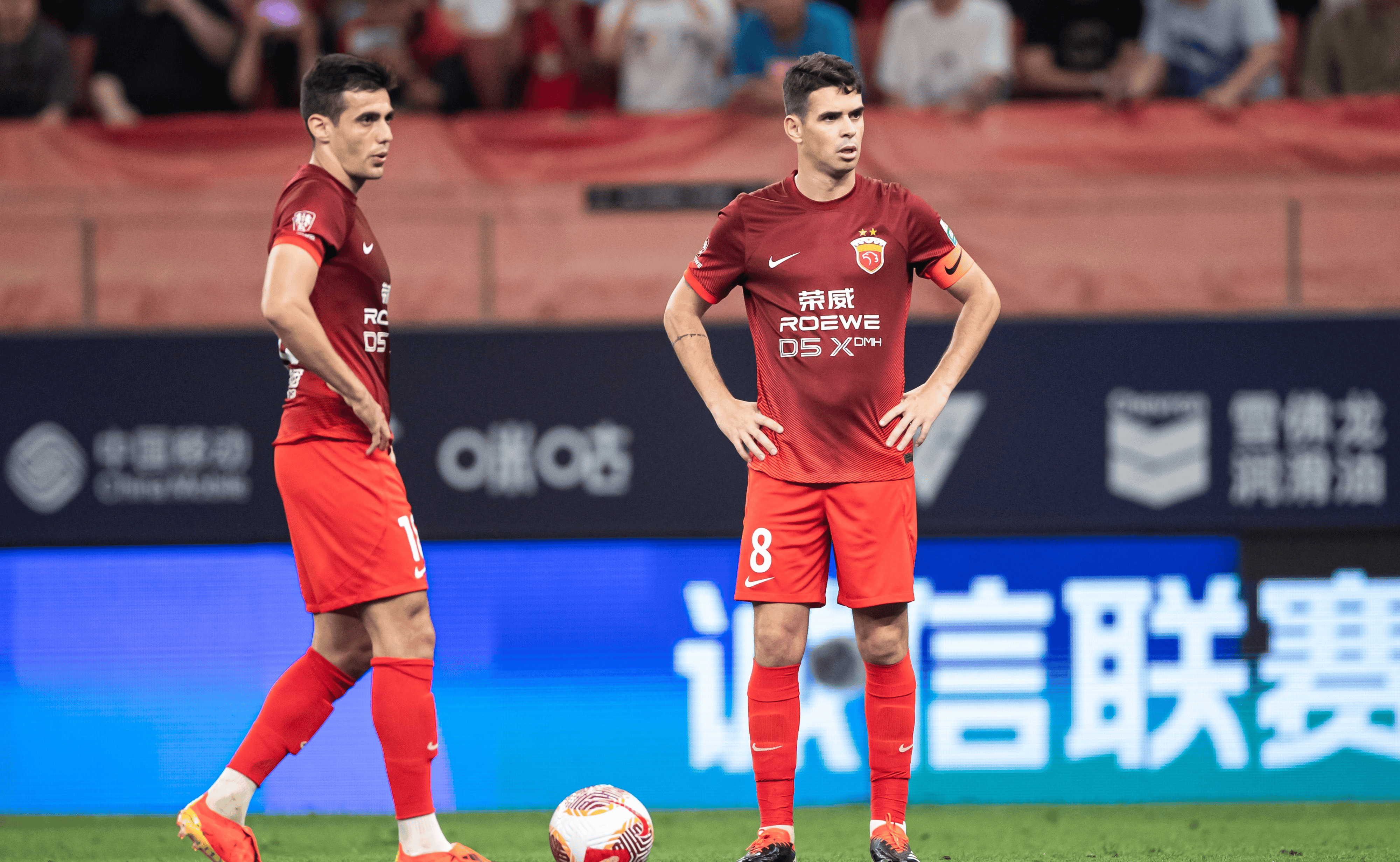 英超今晨再迎强敌，上海海港刷新队史纪录，主帅态度：更衣室稳定，赛季目标并未改变的简单介绍